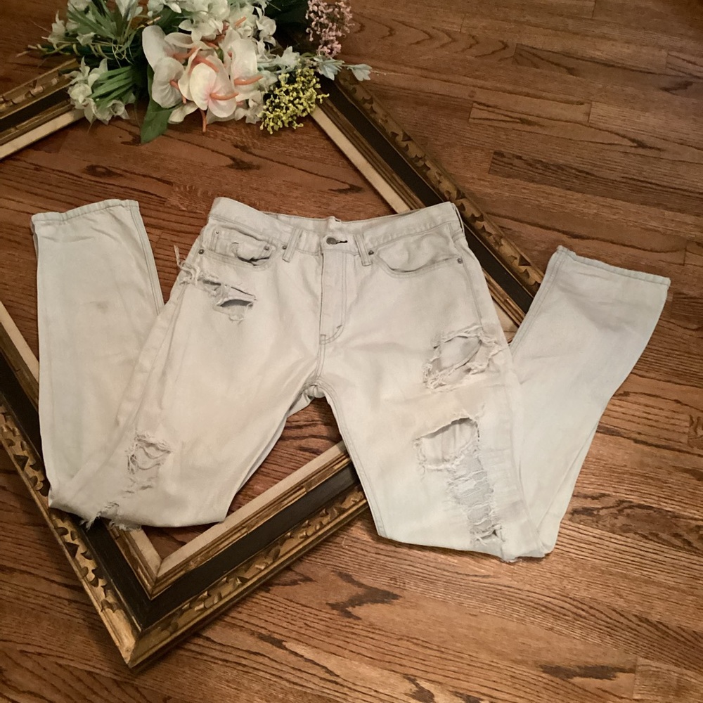 Levi’s distressed jeans